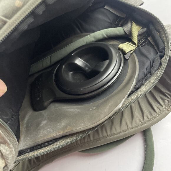 Camelbak Maximum Gear Digital Camo Hydration Backpack With Bladder Hiking Bag - Picture 12 of 14